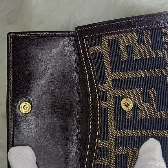 Fendi Zucca wallet - Picture 16 of 17